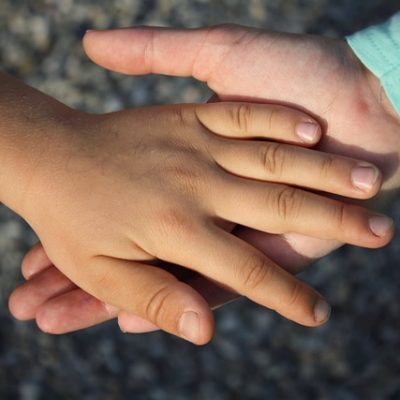 hand-838975_640